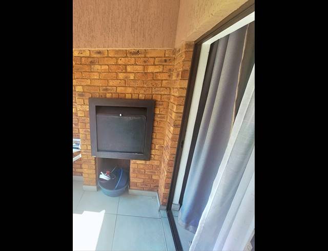 2 bed property to rent in RAVENSWOOD
